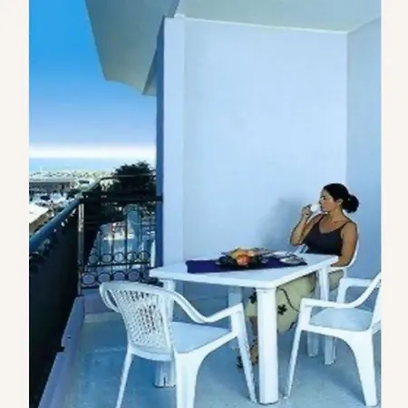 Apartment Poolside Retreat - Beahost *