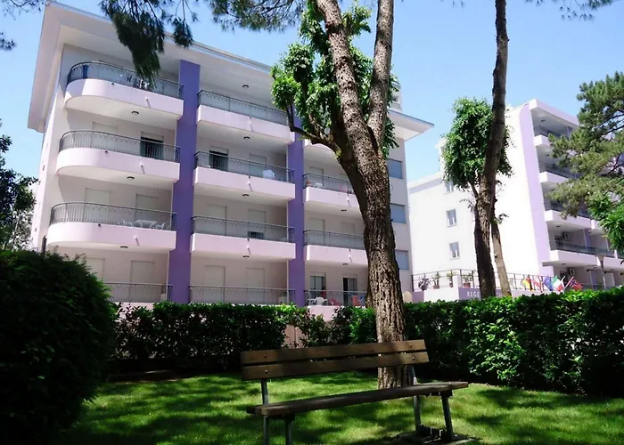 Poolside Retreat-beahost Apartament